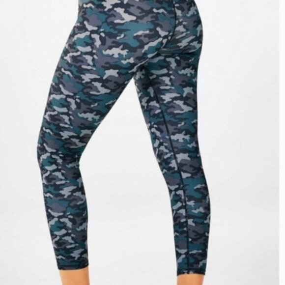 2 for $20 Fabletics Camo Powerhold Capri Length Leggings Size S - Picture 2 of 5